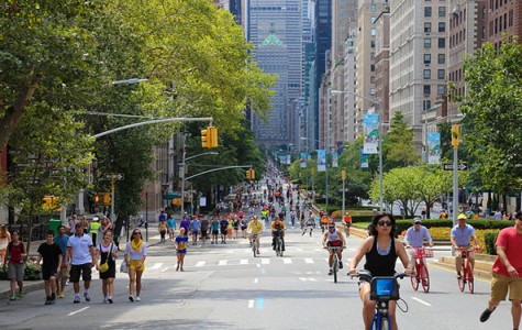 Guests bike, walk, run, and roller blade on car-free park avenue